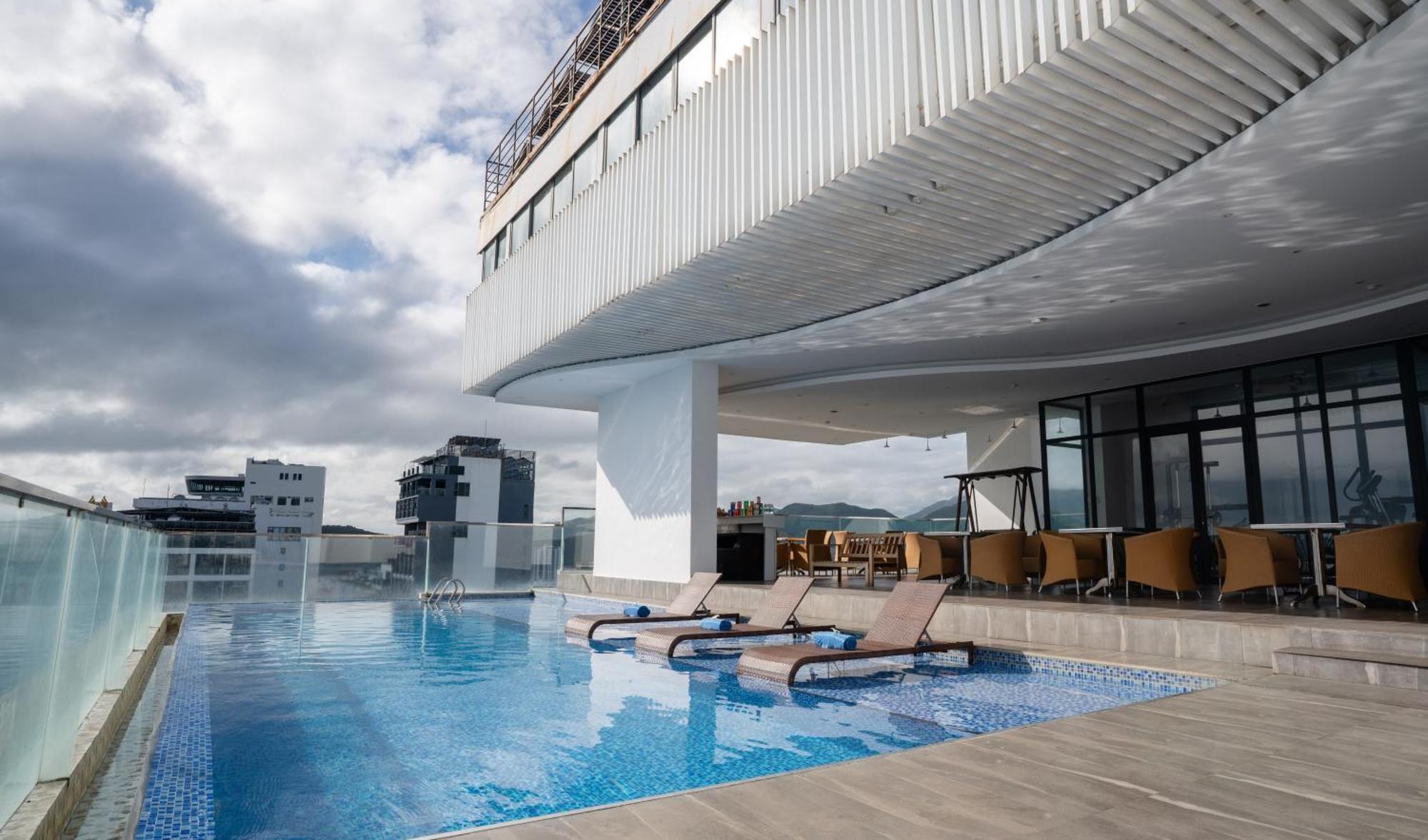נה טראנג Majestic Premium Hotel מראה חיצוני תמונה