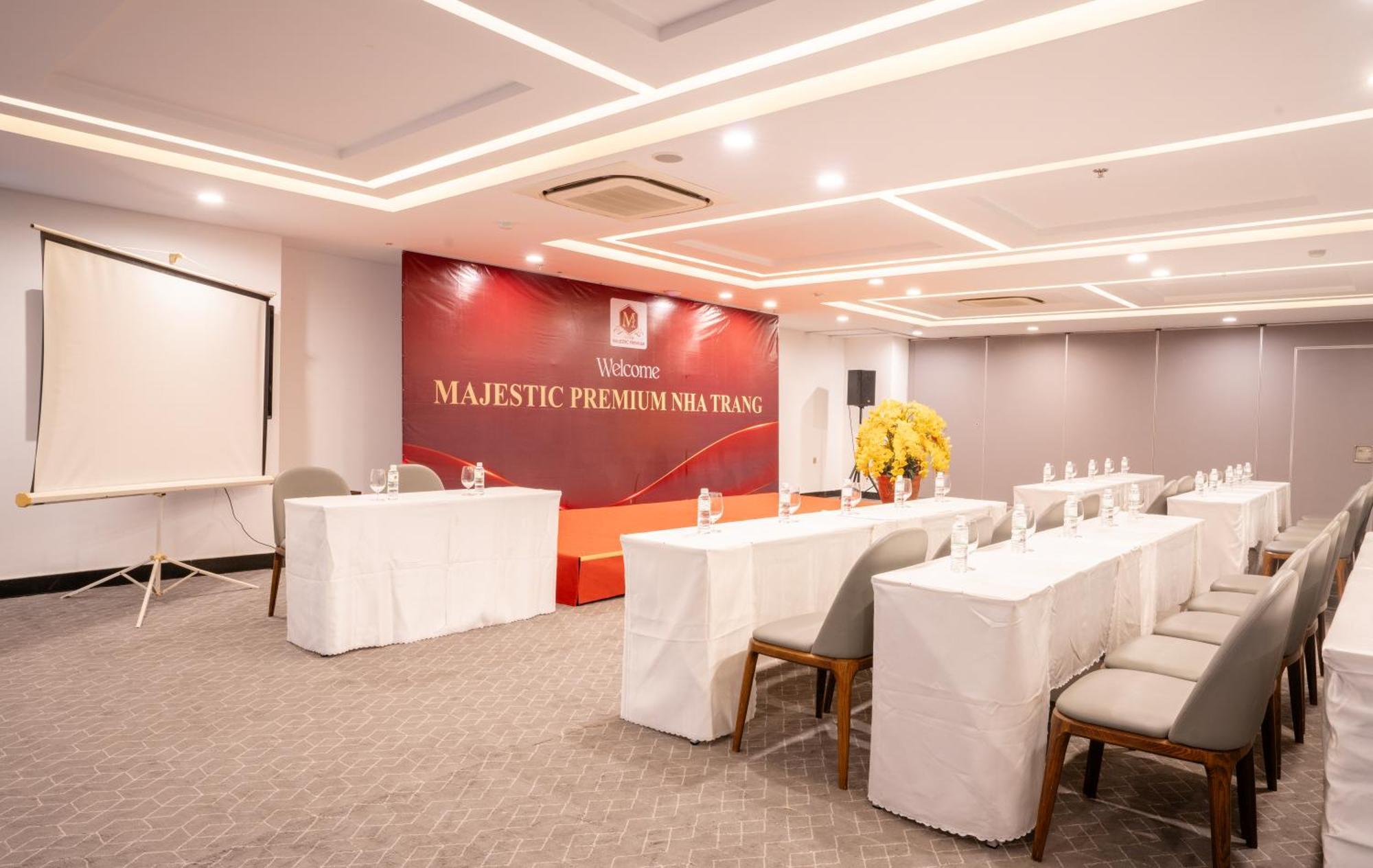 נה טראנג Majestic Premium Hotel מראה חיצוני תמונה