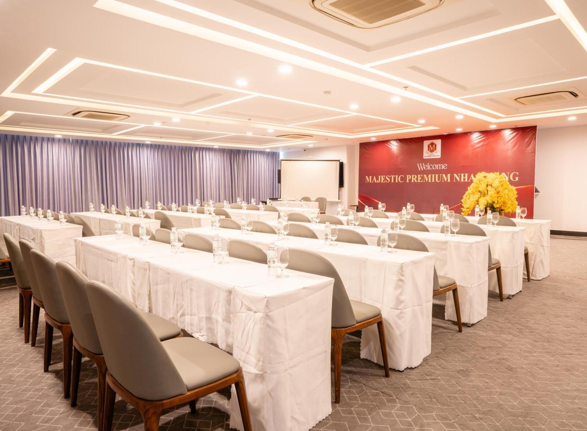 נה טראנג Majestic Premium Hotel מראה חיצוני תמונה