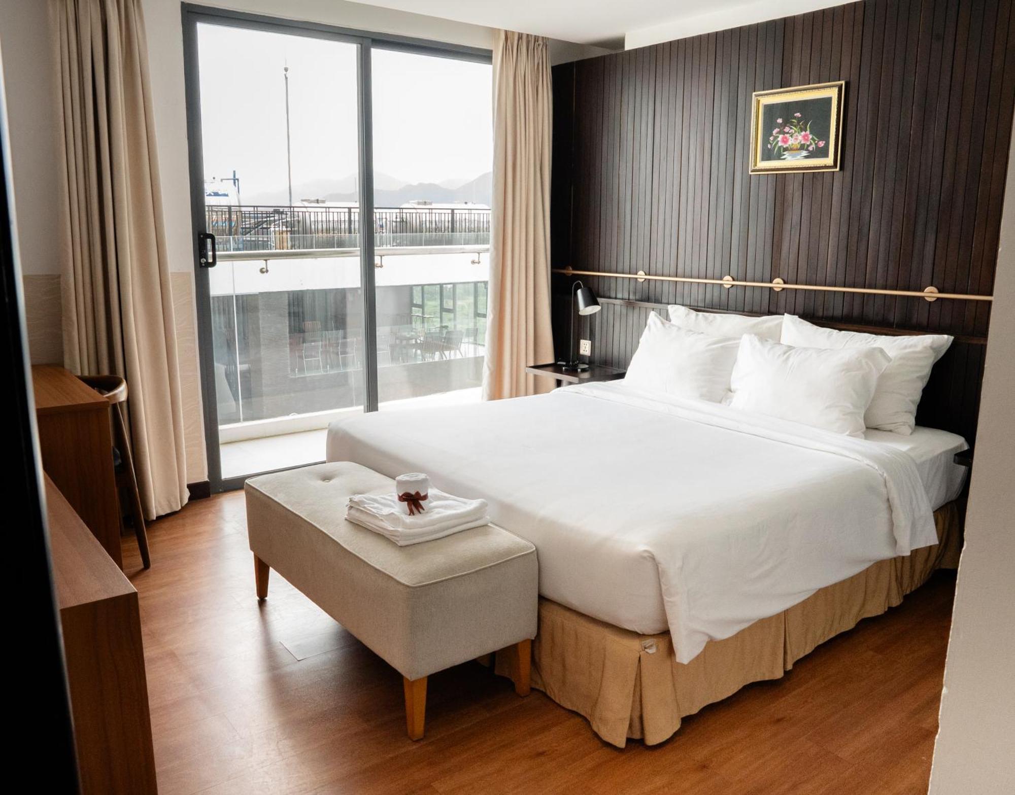 נה טראנג Majestic Premium Hotel מראה חיצוני תמונה
